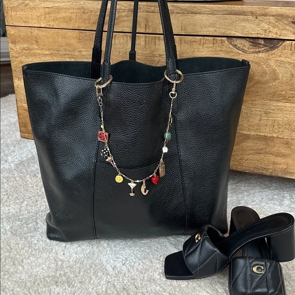 Banana Republic Large East West Basic Leather Tote | Carryall - Picture 6 of 16